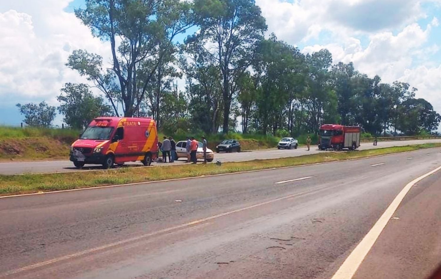 Pneu Estoura E Motociclista Fica Em Estado Grave Na Pr Em Londrina