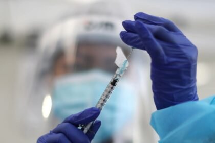 2021 01 07t225013z 1758001756 rc2a3l9m6sh8 rtrmadp 3 health coronavirus usa