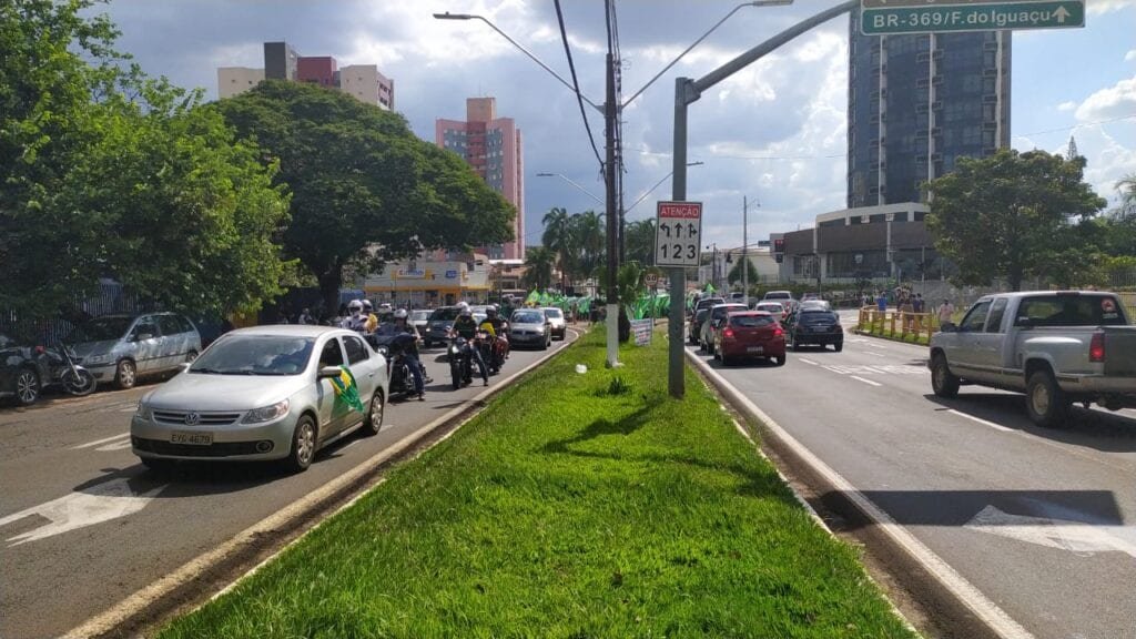 Londrina tem protesto a favor de Bolsonaro e contra lockdown 2 WhatsApp Image 2021 03 14 at 15.29.33