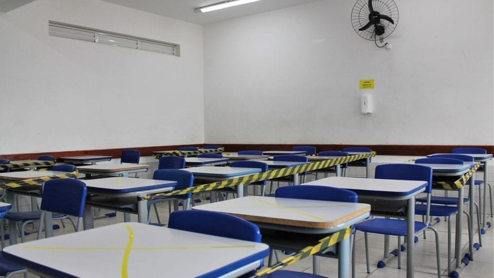 Decreto que proíbe churrascos é renovado até 27 de junho em Londrina 2 especialistas defendem aulas presenciais em escolas publicas mas com protocolos