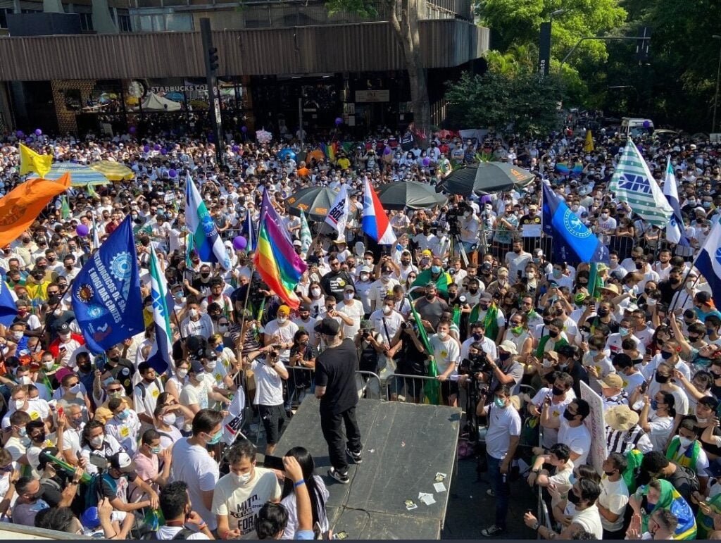 Protesto do MBL contra Bolsonaro fracassa nas principais cidades 2 E GkznGXMAEFIC9