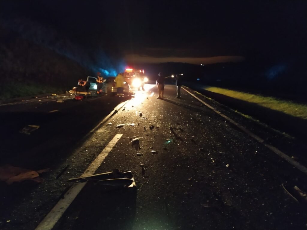 Acidente causa uma morte e deixa dois feridos na BR-376 em Mandaguari 2 WhatsApp Image 2021 10 11 at 08.25.10 1