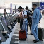 Uso de mascara em aeroporto