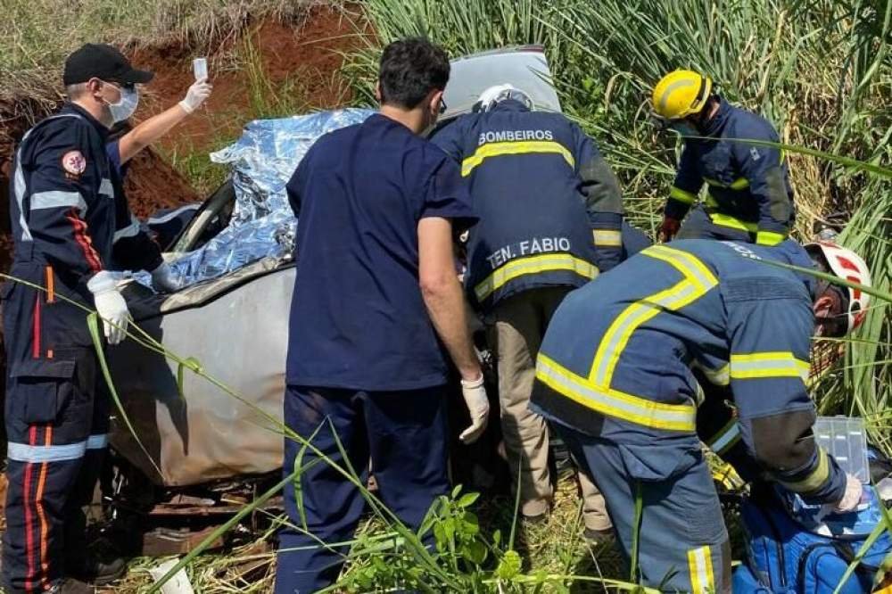 acidente deixa dois mortos na pr 457 em sao joao do ivai