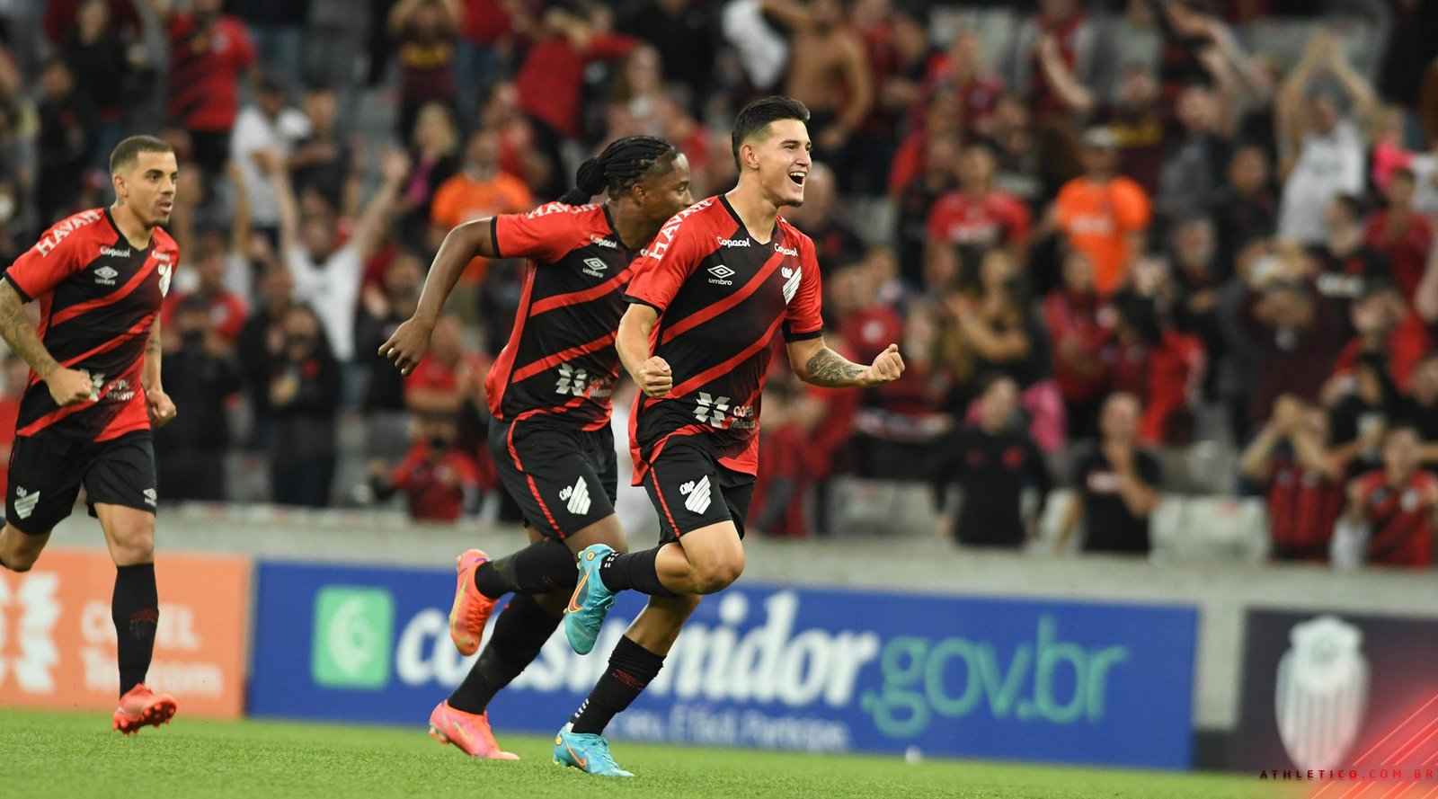 Nos pênaltis, Athletico elimina o Londrina e vai para a semi do Paranaense 2 ComemoracaoCAPxLEC 1600 scaled