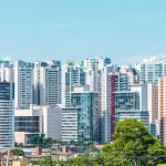 bairro de gleba palhano na cidade londrina pro brasil paisagem urbana do area alta densidade dos edificios comerciais e 217235432