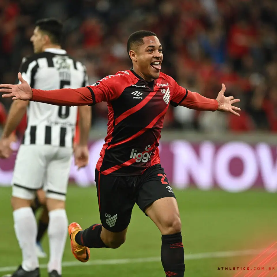 vitor roque