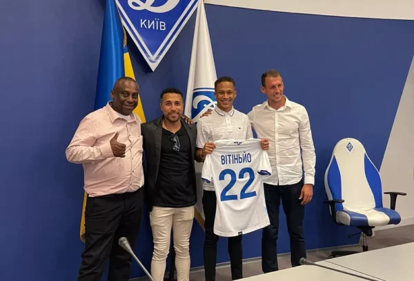 Vitinho tem seu contrato renovado com o Athlético PR até 2023 2 whatsapp image 2021 08 31 at 10.48.49
