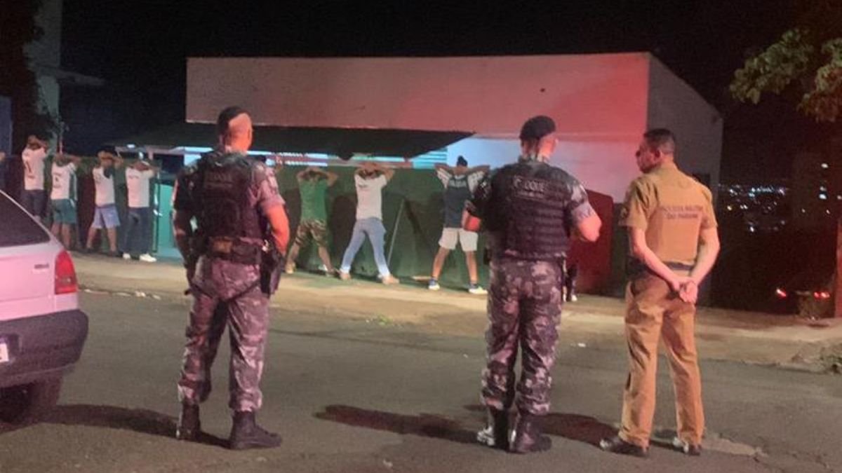 Cinco pessoas são baleadas em tiroteio no Centro de Londrina 2 IMG24H 25 1