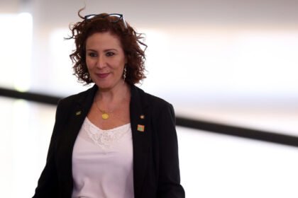 Zambelli diz que nao fugiu e que foi aos EUA para restaurar a liberdade de expressao