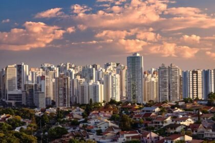 IMG24H 1200 × 650 px 15