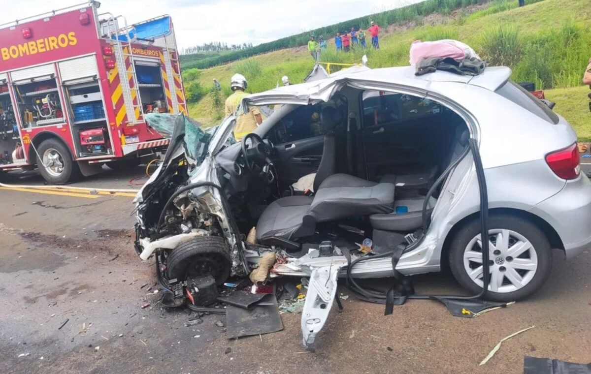 Jovem morre em acidente entre dois carros na PR-445 em Londrina 2 IMG24H 1200 × 650 px 2023 01 10T103639.665