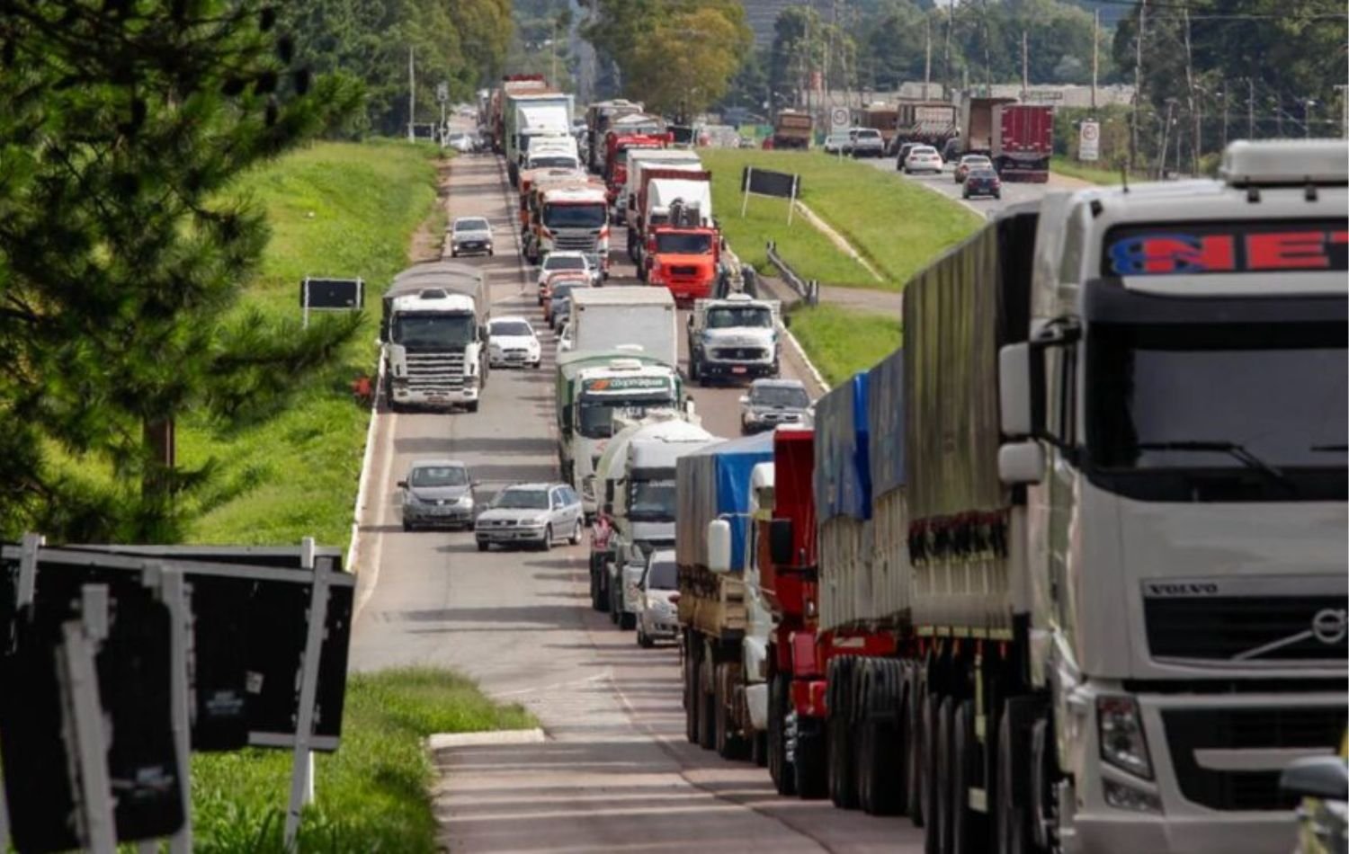 Operação da PF desarticula quadrilha de roubo de cargas no Paraná 1 IMG24H 1200 × 650 px 2023 04 27T123458.262