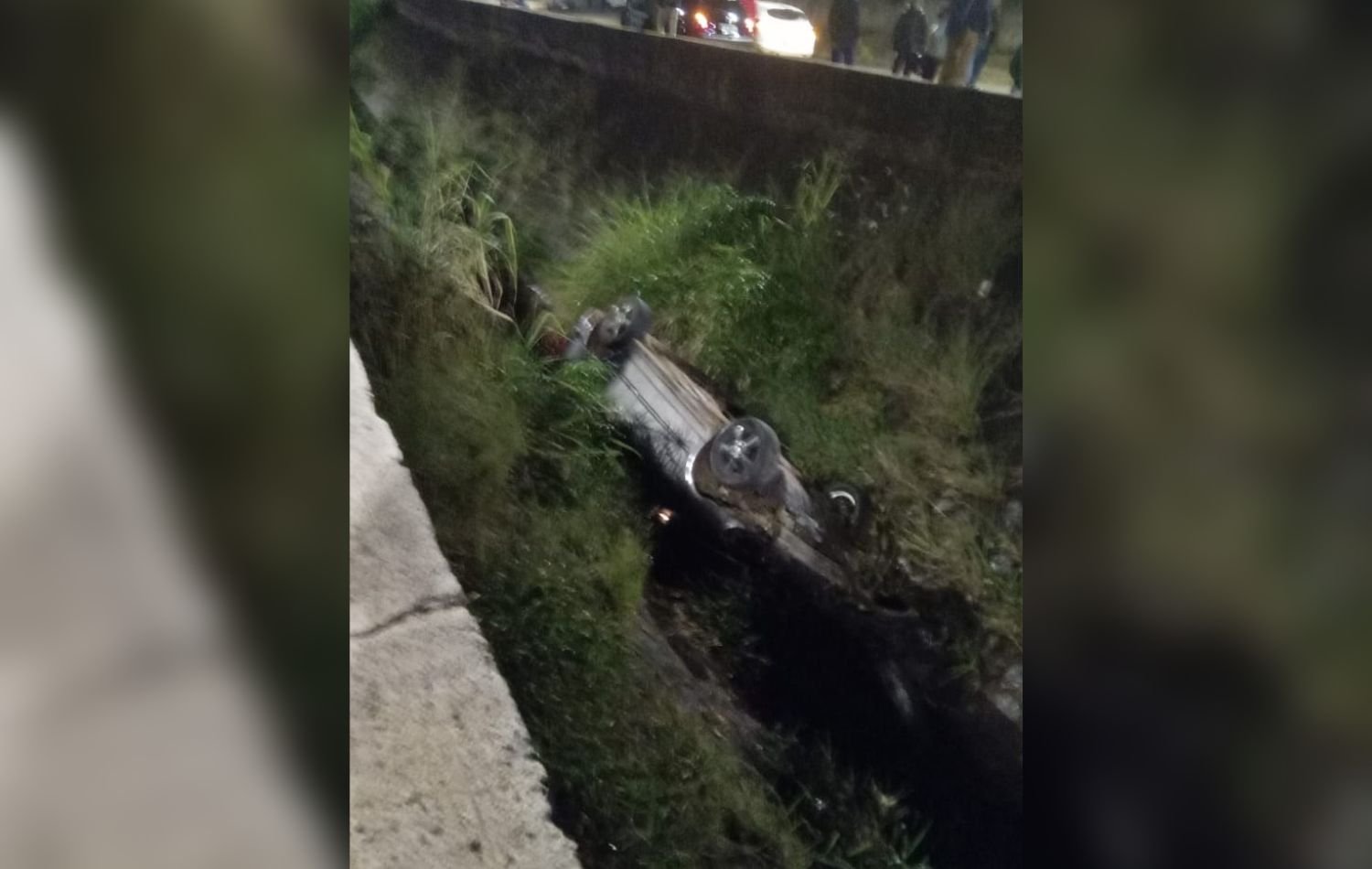 Motorista sai da pista e cai em córrego na Avenida Dez de Dezembro 1 IMG24H 1200 × 650 px 2023 05 15T103504.157