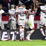 Sao Paulo vence o Bragantino e cola no G 4 do Brasileirao