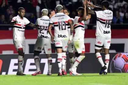 Sao Paulo vence o Bragantino e cola no G 4 do Brasileirao