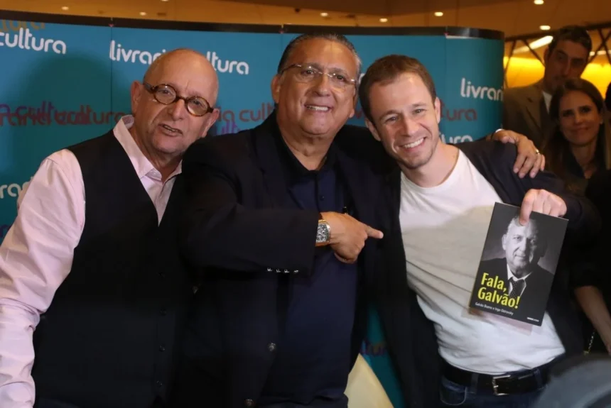 Tiago Leifert e Galvão Bueno em lançamento do livro "Fala, Galvão!" em 2015. Foto/AGNews