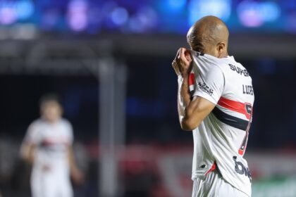 lucas se lamenta durante sao paulo x ponte preta pelo paulistao 1740019522778 v2 1920x1280